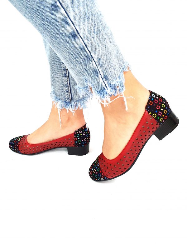 Pantofi dama perforati din piele naturala - Rosu cu Patratele Colorate - T11 RPC