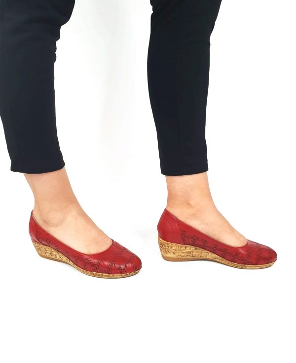 Pantofi dama perforati din piele naturala - Rosu - T13 R